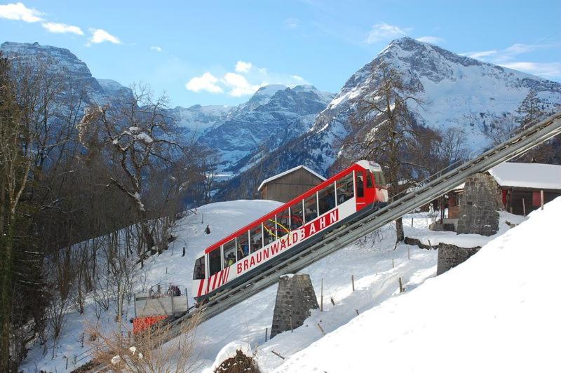 Diese Einfache Unterkunft- Bergheimat Ist Nur Fuer Backpacker- Rucksacktouristen Und Radfahrer - Huettenfeeling Im Backpackerhoues- Ganz Einfach - Ganz Unkompliziert - Ganz Relaxd Villa Linthal Exteriör bild