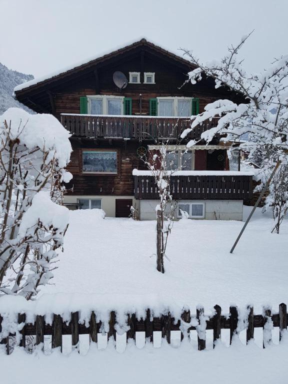 Diese Einfache Unterkunft- Bergheimat Ist Nur Fuer Backpacker- Rucksacktouristen Und Radfahrer - Huettenfeeling Im Backpackerhoues- Ganz Einfach - Ganz Unkompliziert - Ganz Relaxd Villa Linthal Exteriör bild